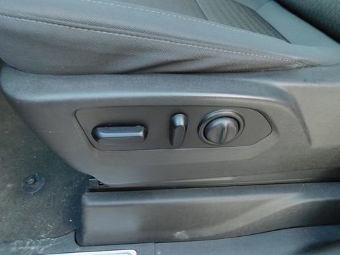 Used 2021 Chevrolet Silverado 1500 LT Trail Boss w/ Convenience Package II image 12