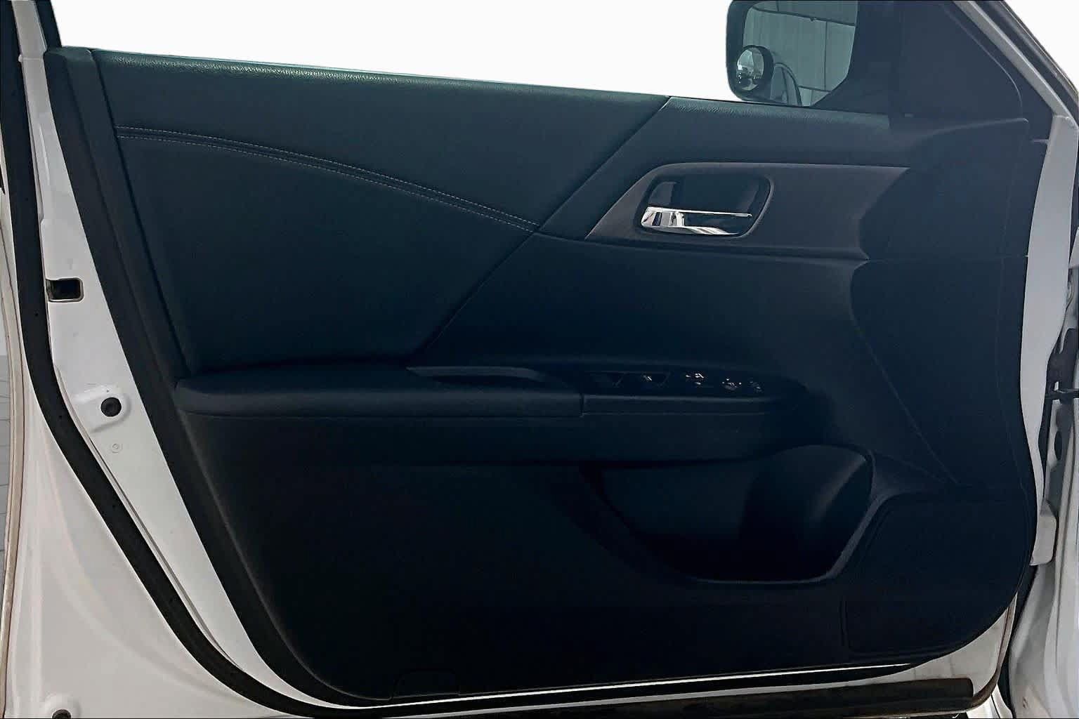 Used 2016 Honda Accord Sport image 20