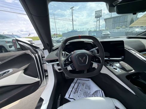 Used 2023 Chevrolet Corvette Stingray Premium Conv w/ Z51 Performance Package RWD image 20