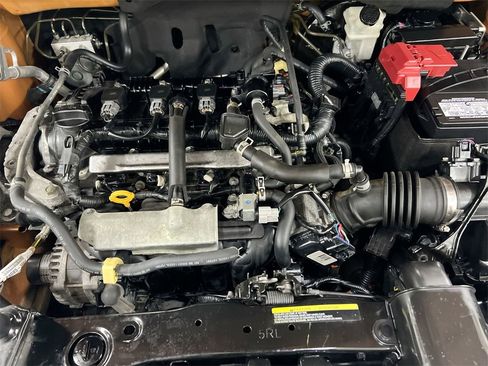 Used 2021 Nissan Kicks SR image 24