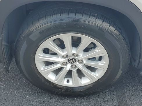 Certified 2024 Toyota Grand Highlander AWD image 6