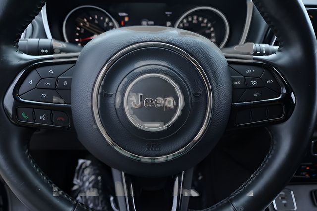 Used 2018 Jeep Compass Latitude w/ Popular Equipment Group FWD image 21