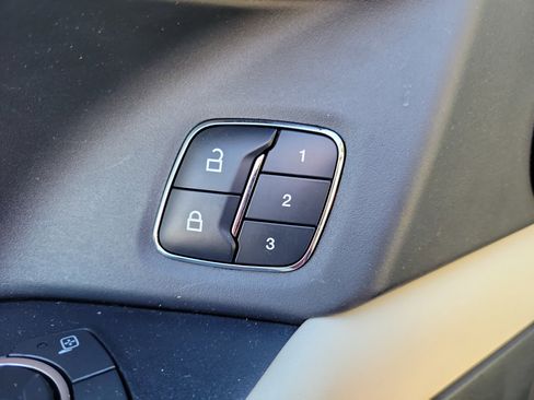 Used 2018 Ford Expedition Platinum image 25