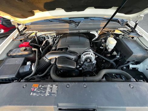 Used 2014 Cadillac Escalade Premium image 29