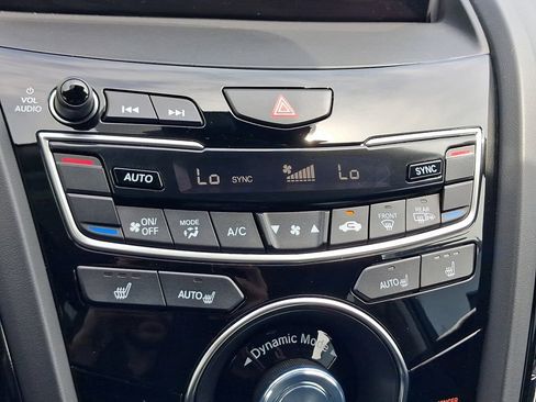 Used 2024 Acura RDX SH-AWD image 18