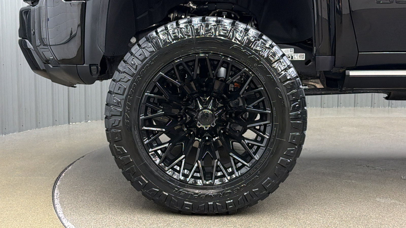Used 2026 GMC Sierra 2500 Denali Ultimate w/ LPO, Black Badging Package AWD/4WD image 10