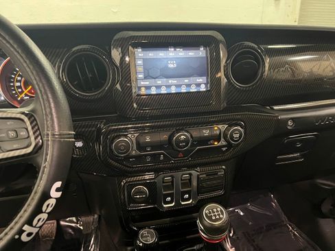 Used 2020 Jeep Wrangler Sport image 18