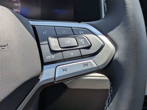 New 2026 Volkswagen Taos SE FWD image 27