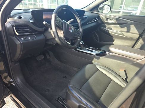Used 2025 Buick Envista Sport Touring image 10