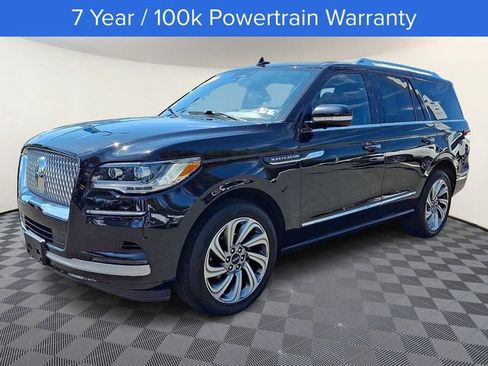 Used 2023 Lincoln Navigator Reserve AWD/4WD image 3