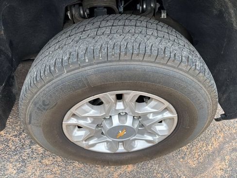 Used 2024 Chevrolet Silverado 2500 LTZ AWD/4WD image 46