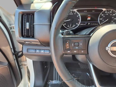 Used 2022 Nissan Pathfinder SL image 12