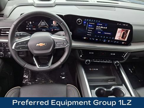 Used 2025 Chevrolet Tahoe Premier AWD/4WD image 3