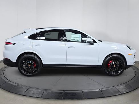 New 2026 Porsche Cayenne S AWD/4WD image 8