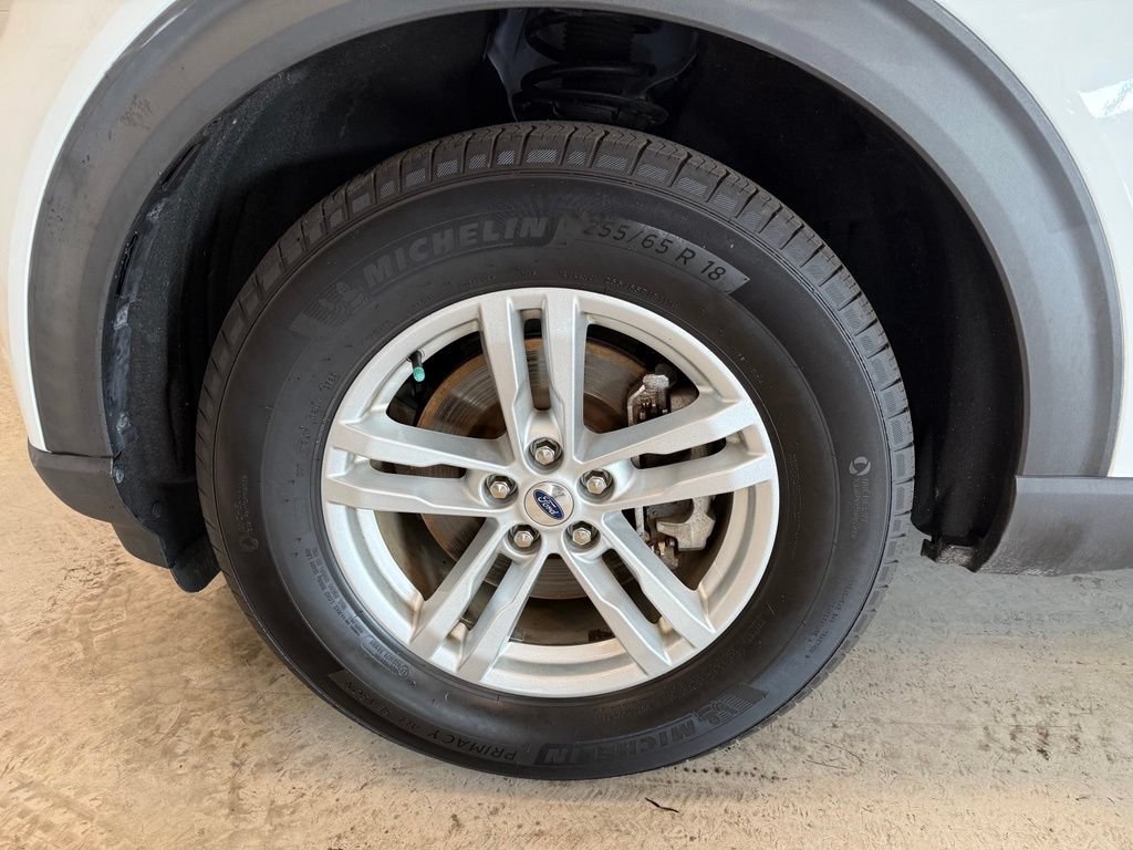 Used 2020 Ford Explorer XLT w/ Equipment Group 202A AWD/4WD image 35