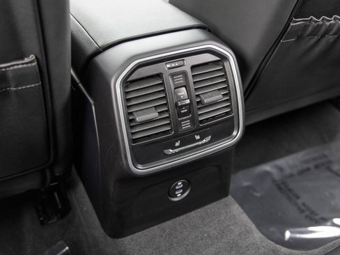Certified 2026 Porsche Macan AWD/4WD image 53