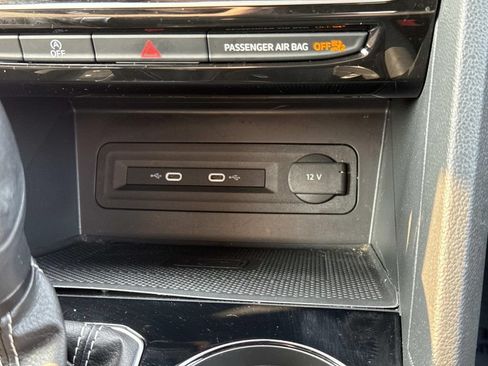 Used 2023 Volkswagen Atlas Cross Sport SE AWD/4WD image 7