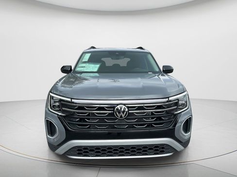 New 2026 Volkswagen Atlas Peak Edition image 8