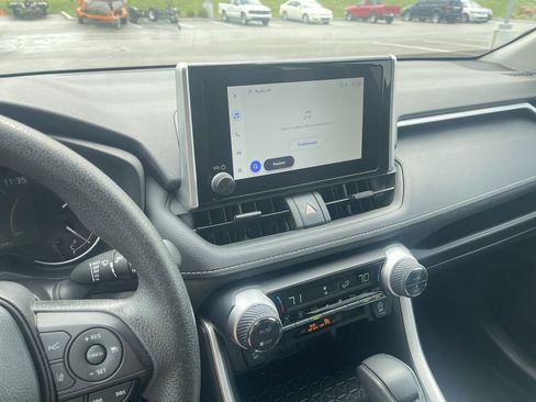 Used 2025 Toyota RAV4 XLE FWD image 14