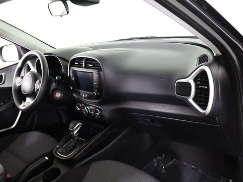 Used 2025 Kia Soul LX w/ LX Technology Package image 26