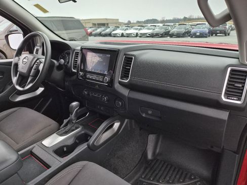 Used 2022 Nissan Frontier SV image 14