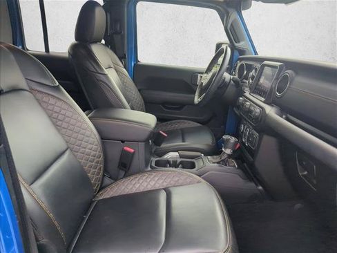 Used 2022 Jeep Wrangler Unlimited Sahara AWD/4WD image 22