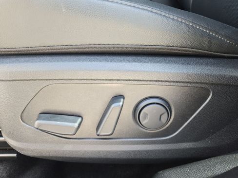 Used 2025 Kia Sportage EX FWD image 16