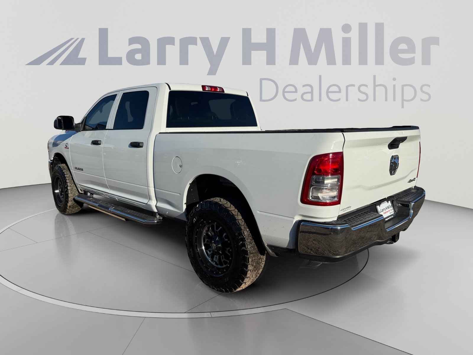 Used 2020 RAM 3500 Tradesman w/ Chrome Appearance Group AWD/4WD image 3