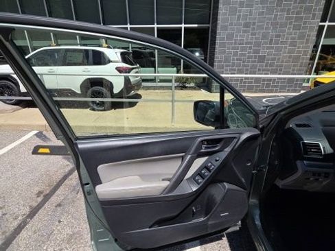 Used 2016 Subaru Forester 2.5i Touring AWD/4WD image 21