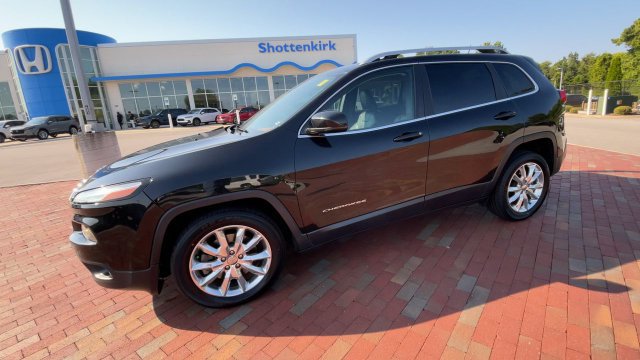 Used 2016 Jeep Cherokee Limited FWD image 6