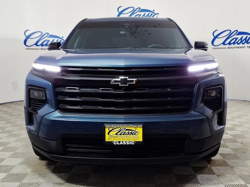 Used 2024 Chevrolet Traverse LT w/ Midnight/Sport Edition FWD image 3