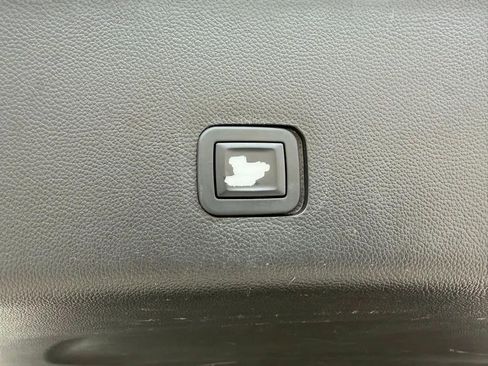 Used 2018 Chevrolet Traverse LT FWD image 22