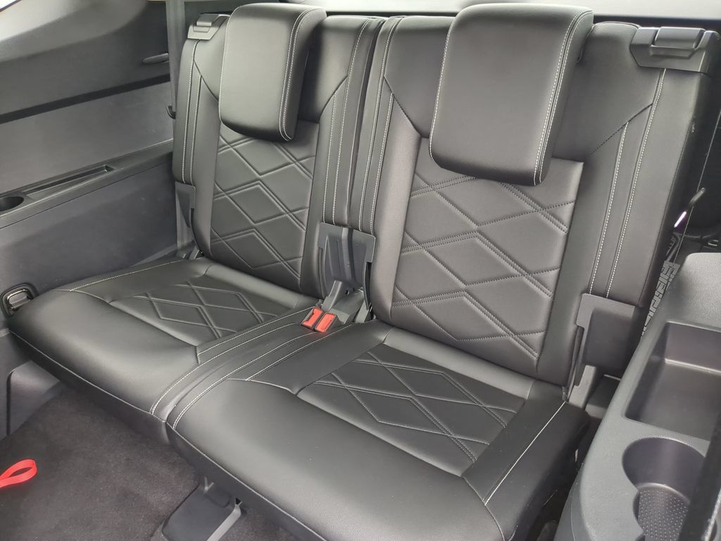Certified 2024 Volkswagen Atlas SE FWD image 17