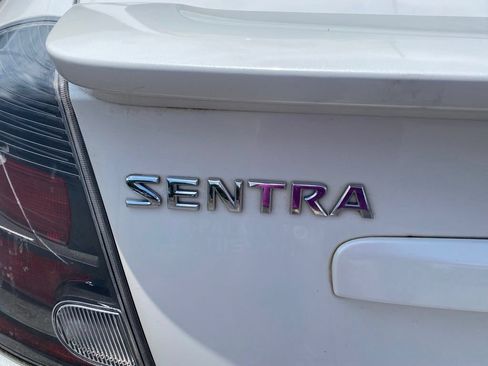 Used 2011 Nissan Sentra 2.0 SR FWD image 13