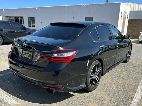Used 2017 Honda Accord Sport image 5