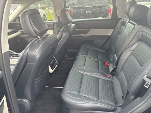 Used 2025 Lincoln Nautilus Reserve AWD/4WD image 21