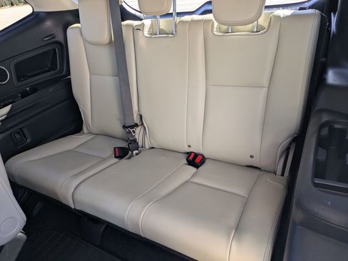 Used 2022 Subaru Ascent Limited w/ Technology Package image 27