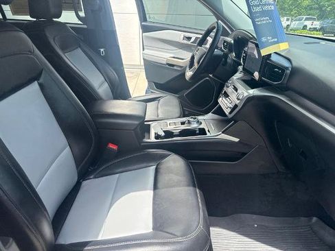 Certified 2023 Ford Explorer XLT w/ Equipment Group 202A RWD image 33