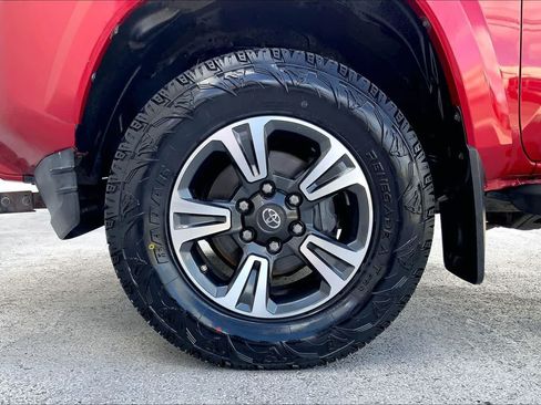 Used 2016 Toyota Tacoma SR AWD/4WD image 8