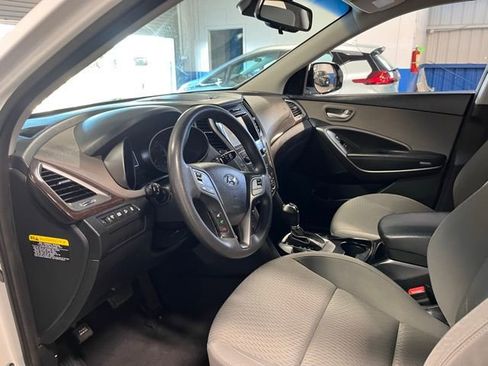 Used 2017 Hyundai Santa Fe SE image 20