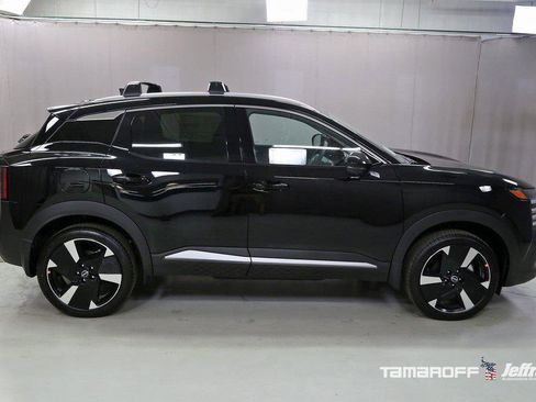 New 2026 Nissan Kicks SR image 12