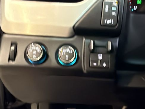 Used 2017 GMC Yukon XL SLT w/ HD Trailering Package AWD/4WD image 37