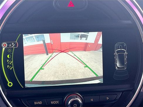 Used 2017 MINI Cooper 4-Door Hardtop image 14