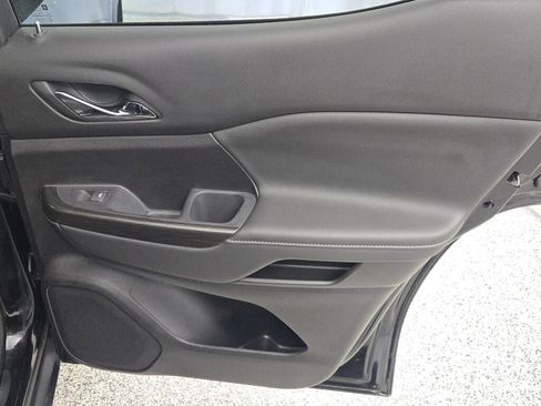 Used 2023 GMC Acadia SLT w/ Preferred Package image 10