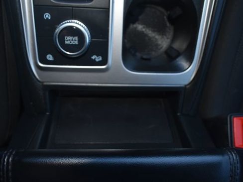 Used 2020 Ford Explorer XLT w/ Comfort Package image 32