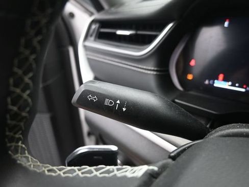 Used 2023 Jeep Grand Cherokee Limited w/ Black Appearance Package AWD/4WD image 23