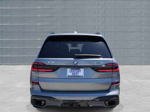 Used 2024 BMW X7 xDrive40i w/ M Sport Package AWD/4WD image 4