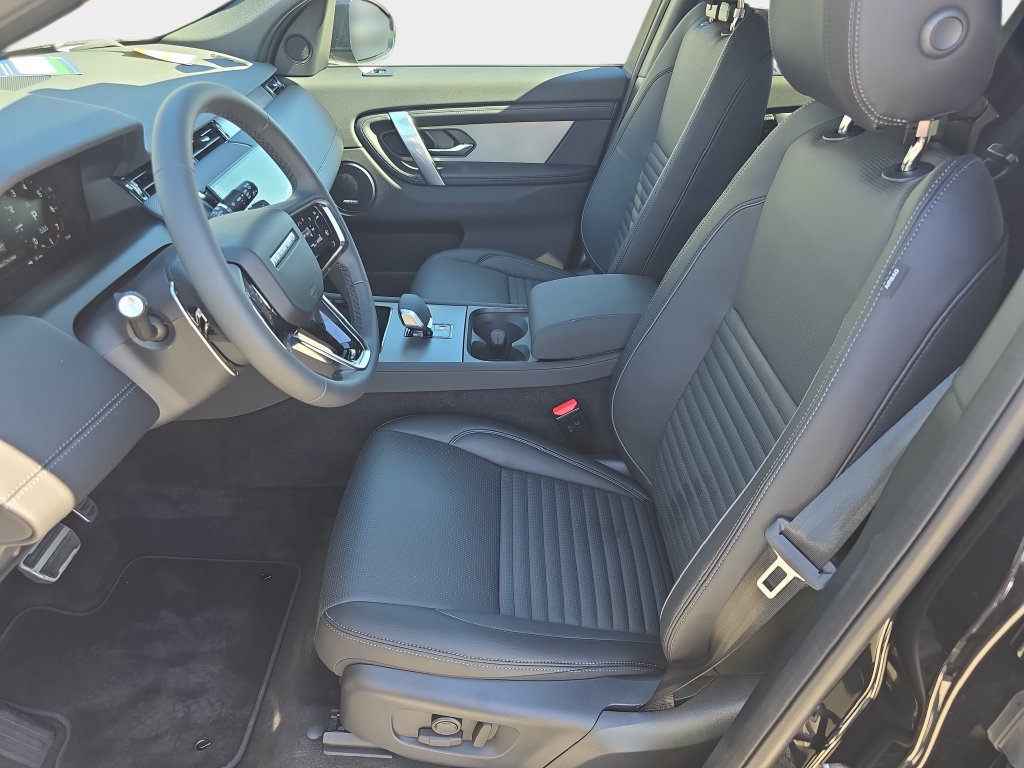 New 2026 Land Rover Discovery Sport Landmark AWD/4WD image 15