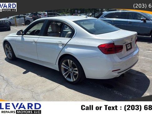 Used 2017 BMW 330i xDrive Sedan AWD/4WD image 5