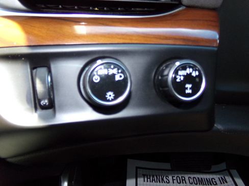 Used 2019 Cadillac Escalade Luxury AWD/4WD image 77